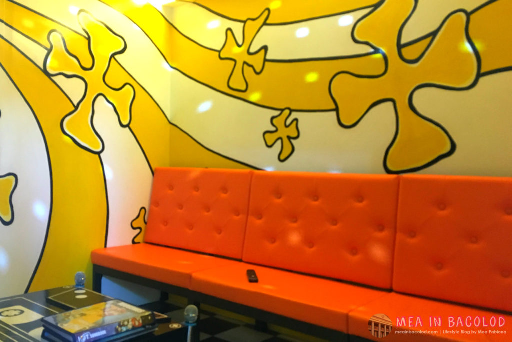 1-retro-ktv-bacolod-yellow-ktv-room